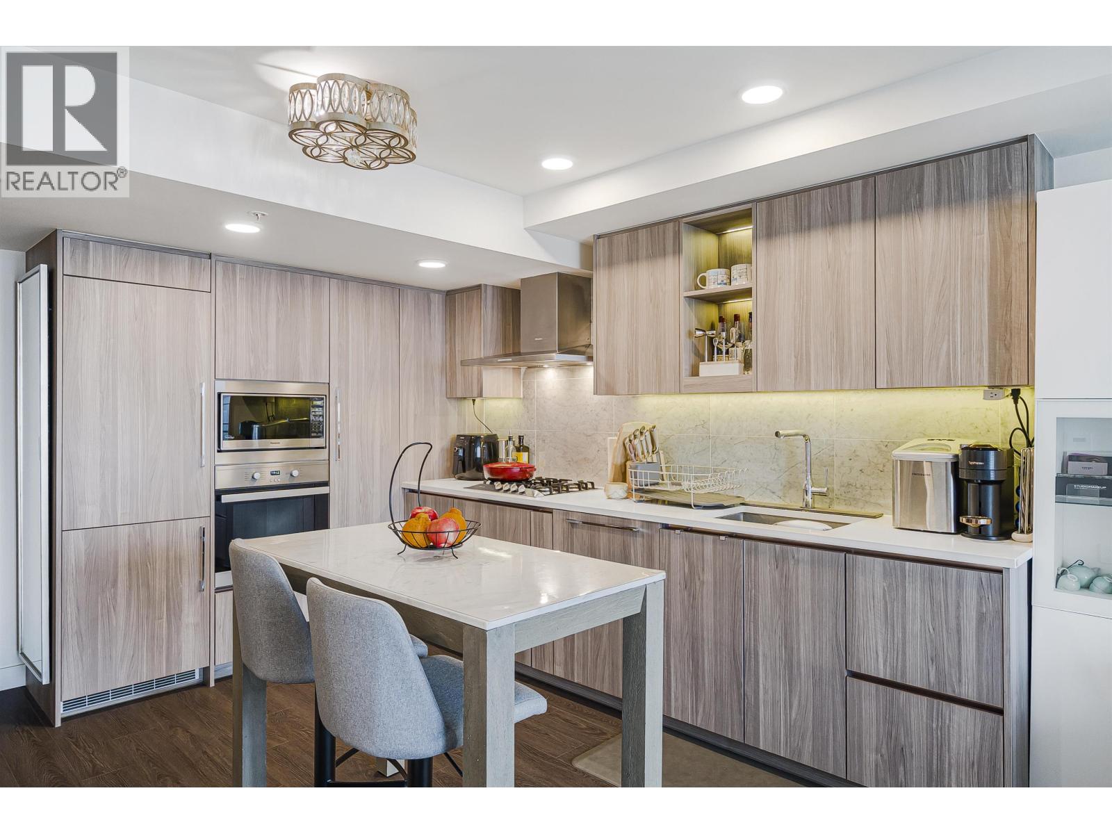 2505 433 SW Marine Drive, Vancouver, British Columbia  V5X 0H5 - Photo 3 - R3100080