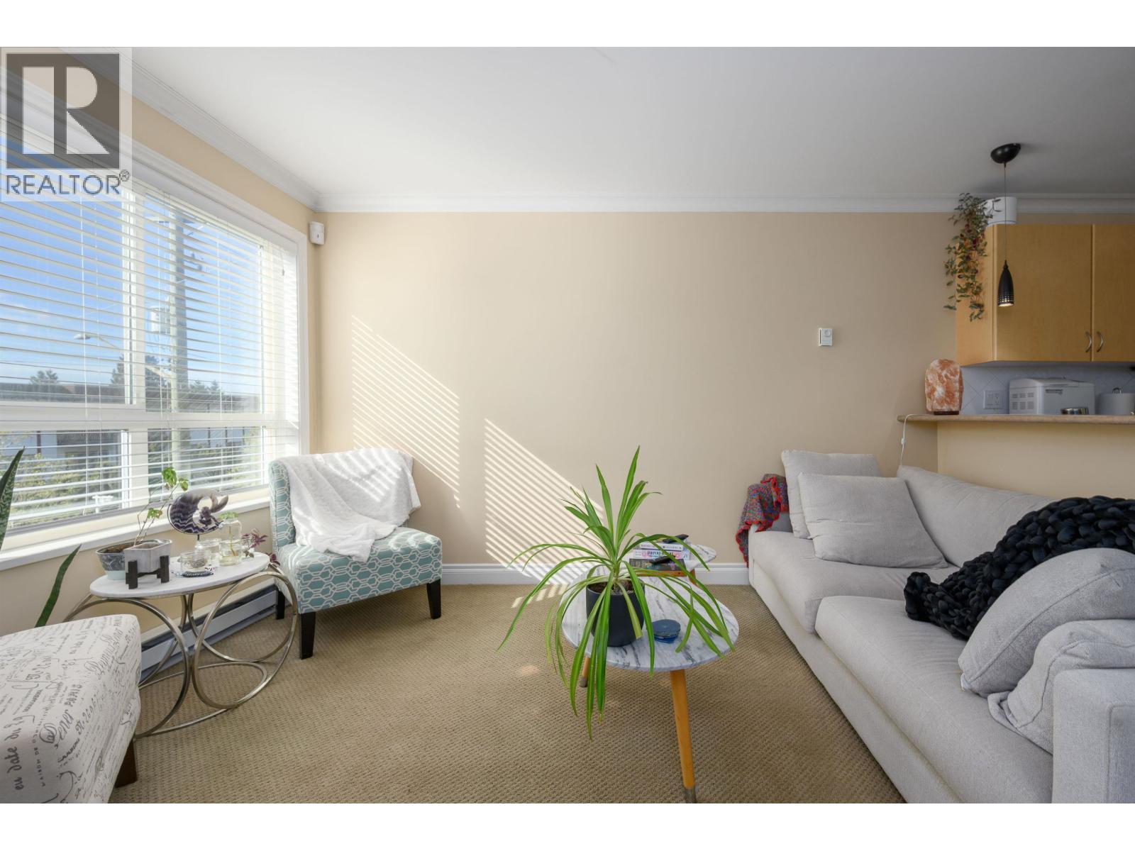 201 128 W 21st Street, North Vancouver, British Columbia  V7M 1Y9 - Photo 4 - R3100116