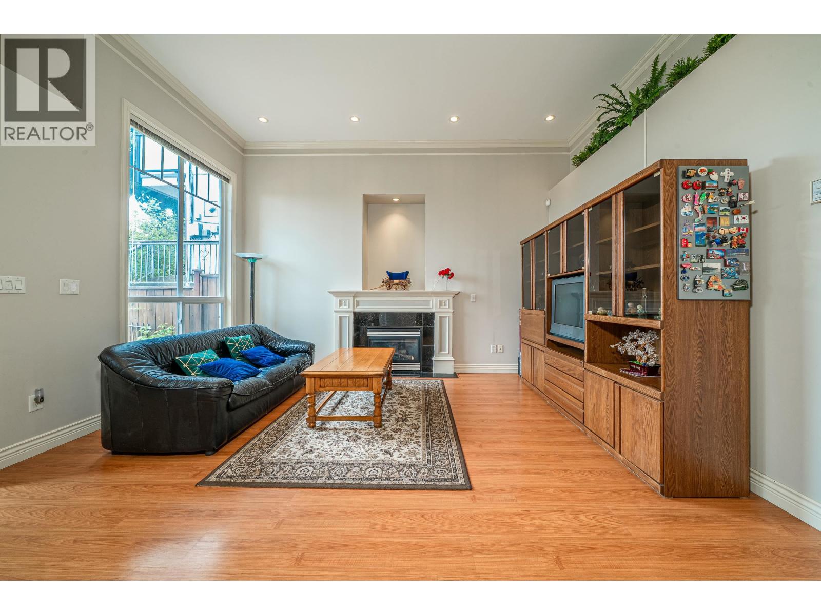 8015 11th Avenue, Burnaby, British Columbia  V3N 2N8 - Photo 12 - R3100129