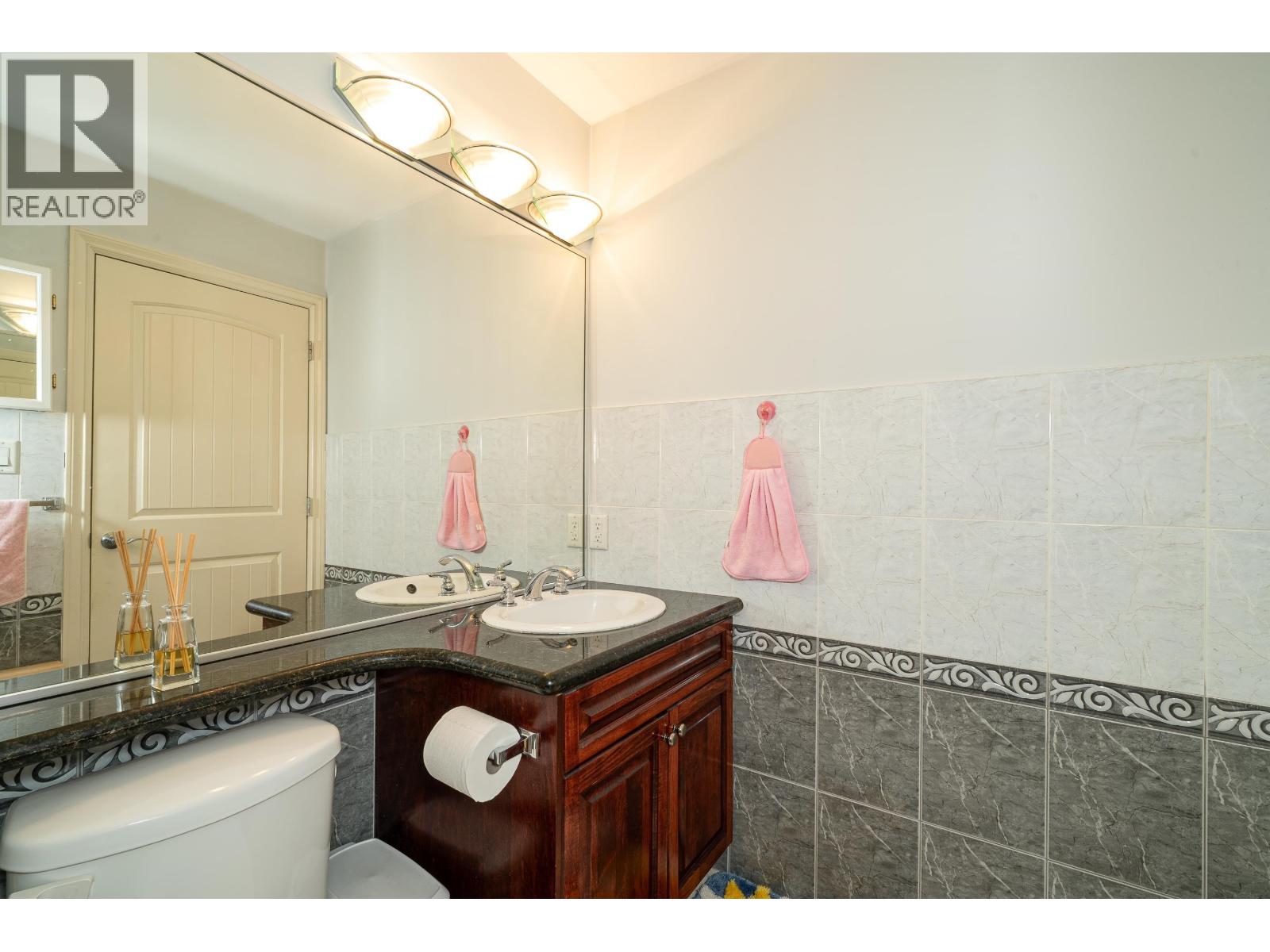 8015 11th Avenue, Burnaby, British Columbia  V3N 2N8 - Photo 16 - R3100129