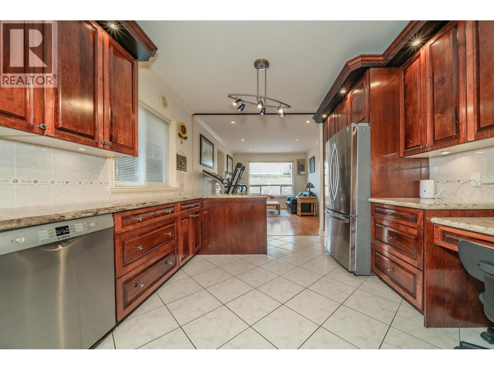 8015 11th Avenue, Burnaby, British Columbia  V3N 2N8 - Photo 18 - R3100129