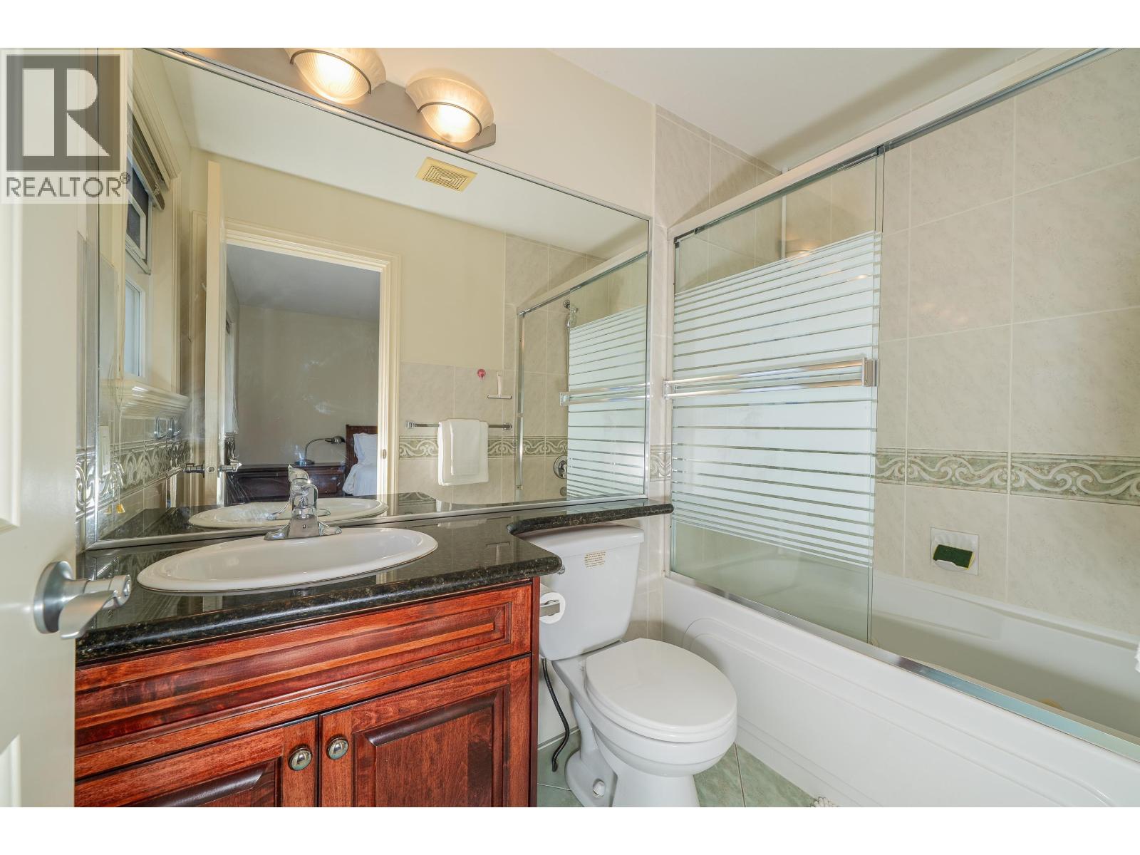 8015 11th Avenue, Burnaby, British Columbia  V3N 2N8 - Photo 35 - R3100129