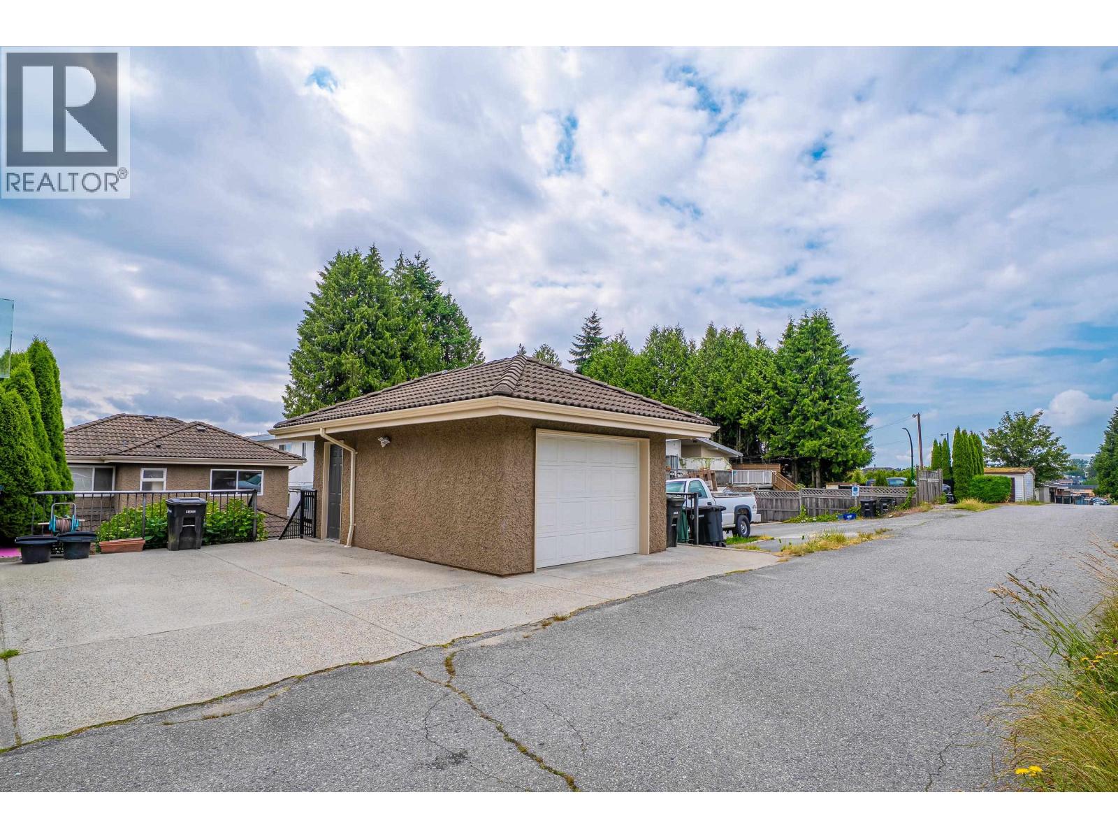 8015 11th Avenue, Burnaby, British Columbia  V3N 2N8 - Photo 6 - R3100129