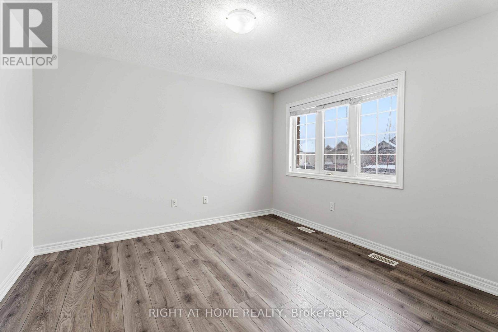 7571 Marpin Court, Niagara Falls, Ontario  L2H 0P3 - Photo 16 - X12869480