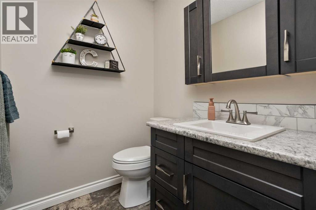 6313 Erickson Drive, Camrose, Alberta  T4V 3K1 - Photo 13 - A2279513