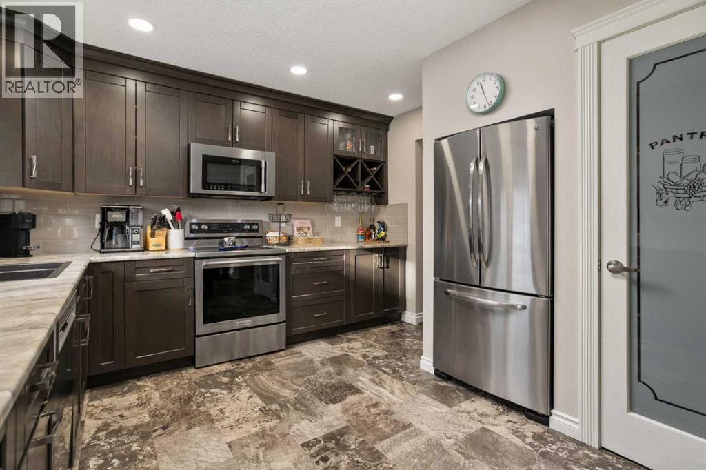 6313 Erickson Drive, Camrose, Alberta  T4V 3K1 - Photo 7 - A2279513