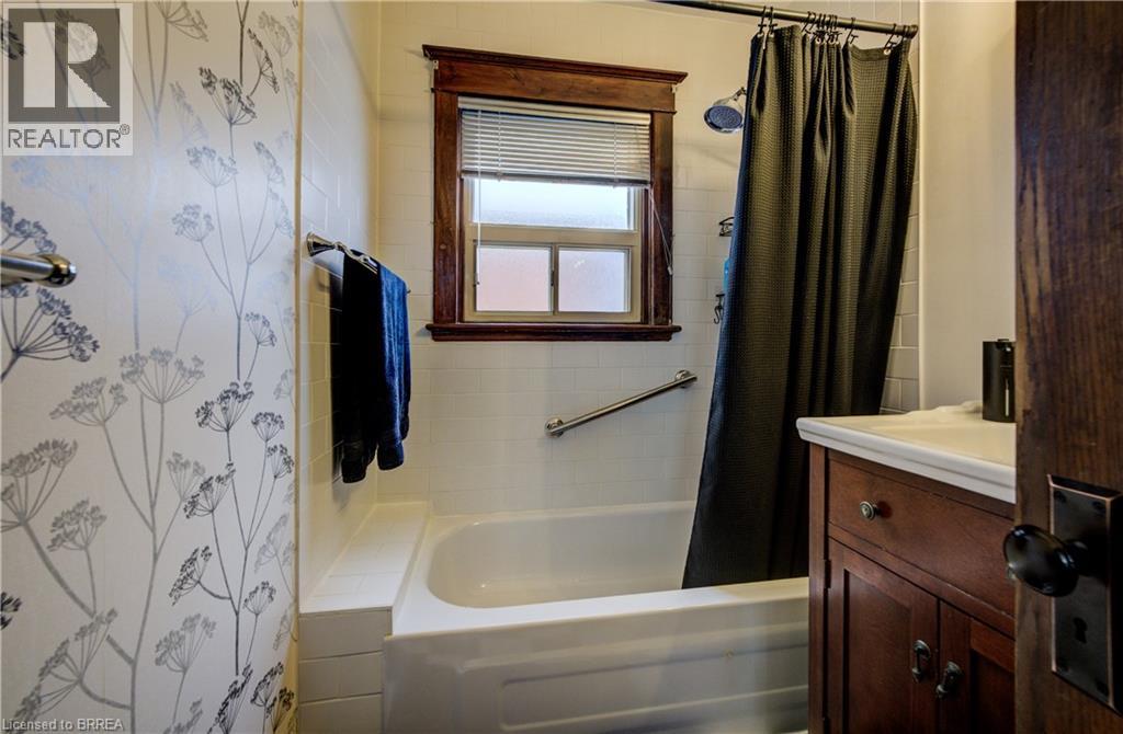 48 Longwood Road N, Hamilton, Ontario  L8S 3V4 - Photo 16 - 40804875