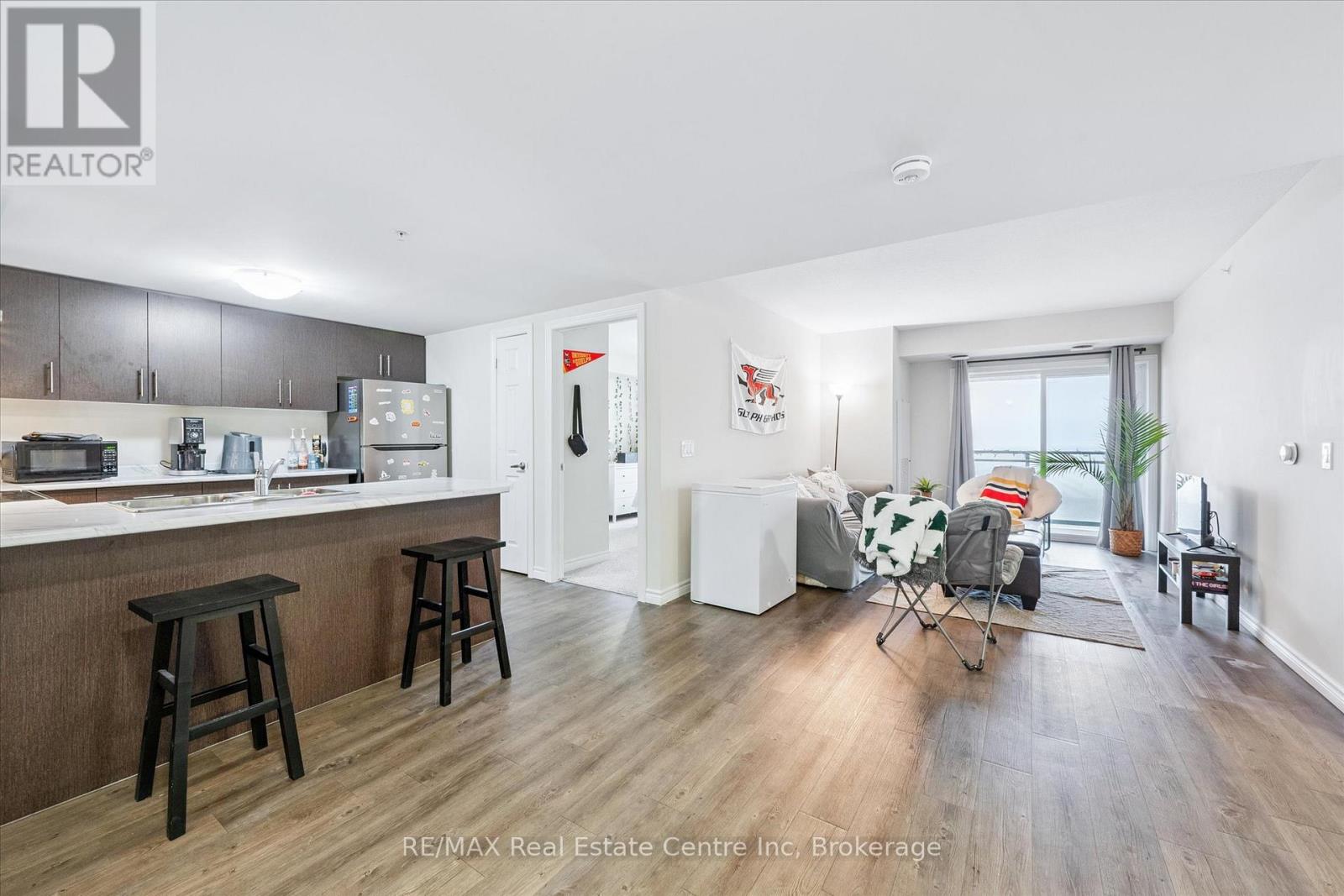 604 - 7 Kay Crescent, Guelph (Pineridge/westminster Woods), Ontario  N1L 0L9 - Photo 3 - X12888498