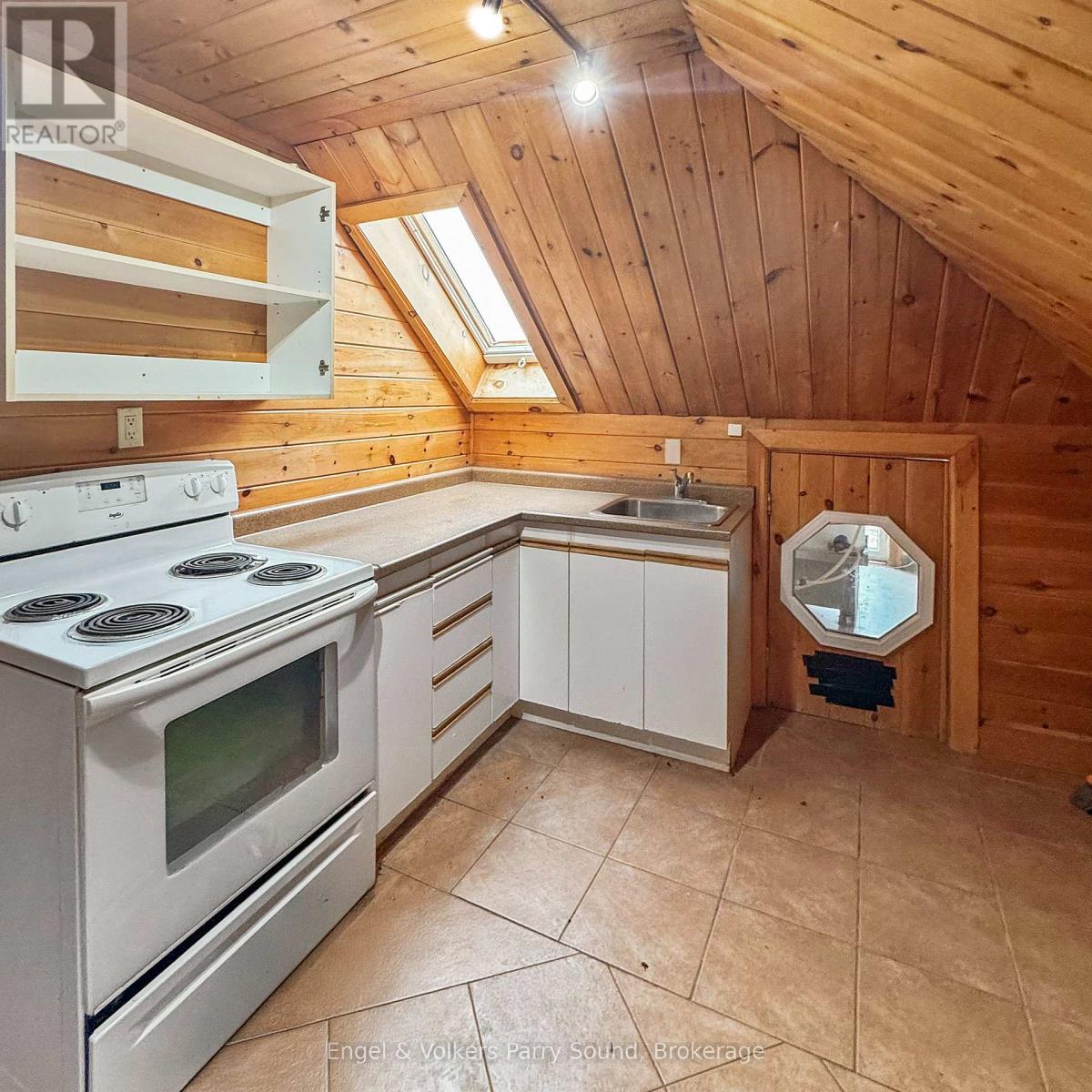 302 - 84 Great North Road, Parry Sound, Ontario  P2A 2N8 - Photo 2 - X12888506