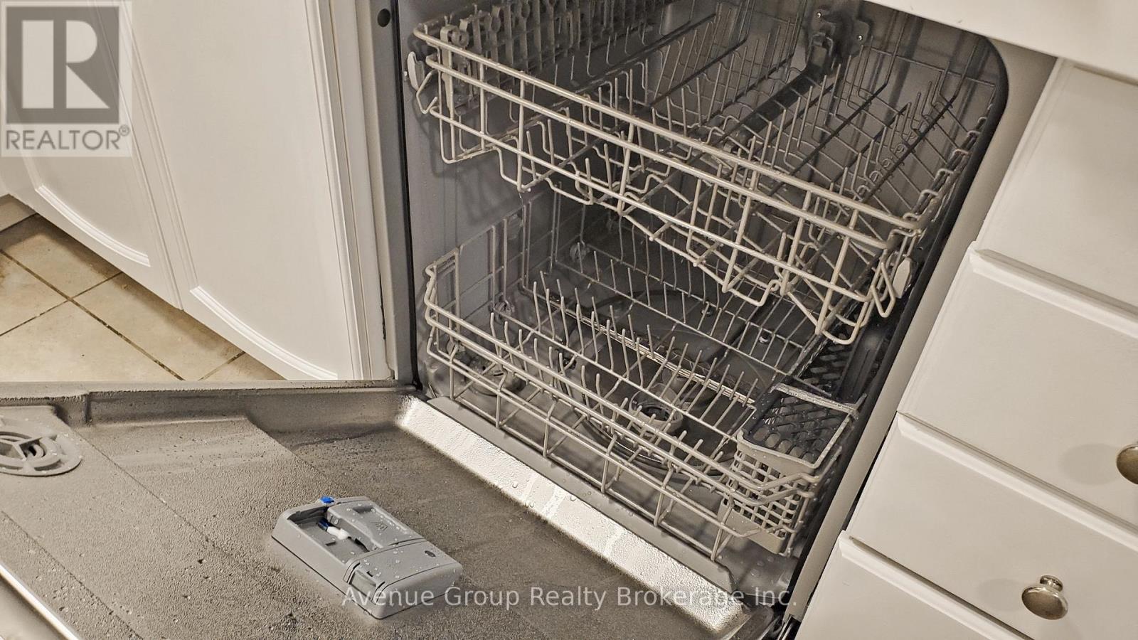 1929 - 15 Northtown Way, Toronto, Ontario  M2N 7A2 - Photo 27 - C12888436