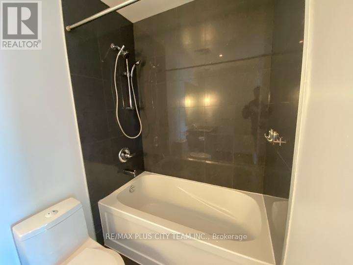 4906 - 8 The Esplanade, Toronto (Waterfront Communities), Ontario  M5E 0A6 - Photo 11 - C12888442