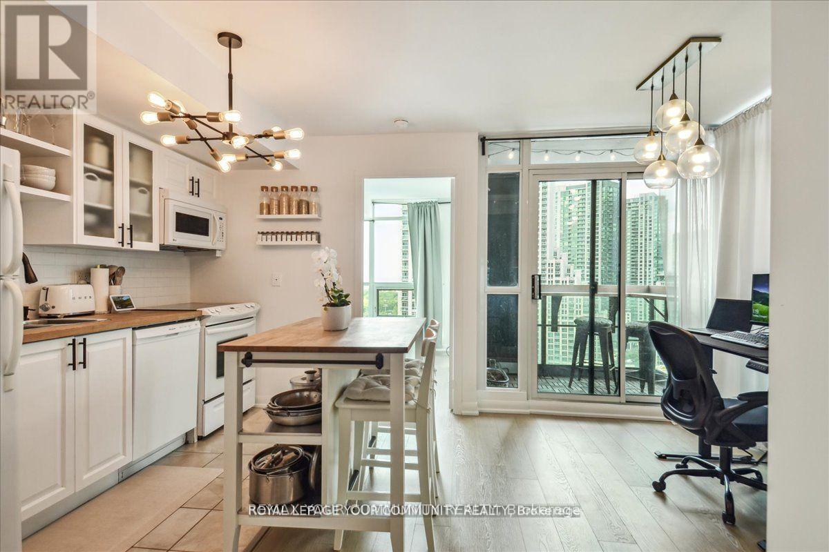 1810 - 600 Fleet Street, Toronto, Ontario  M5V 1B7 - Photo 14 - C12888470