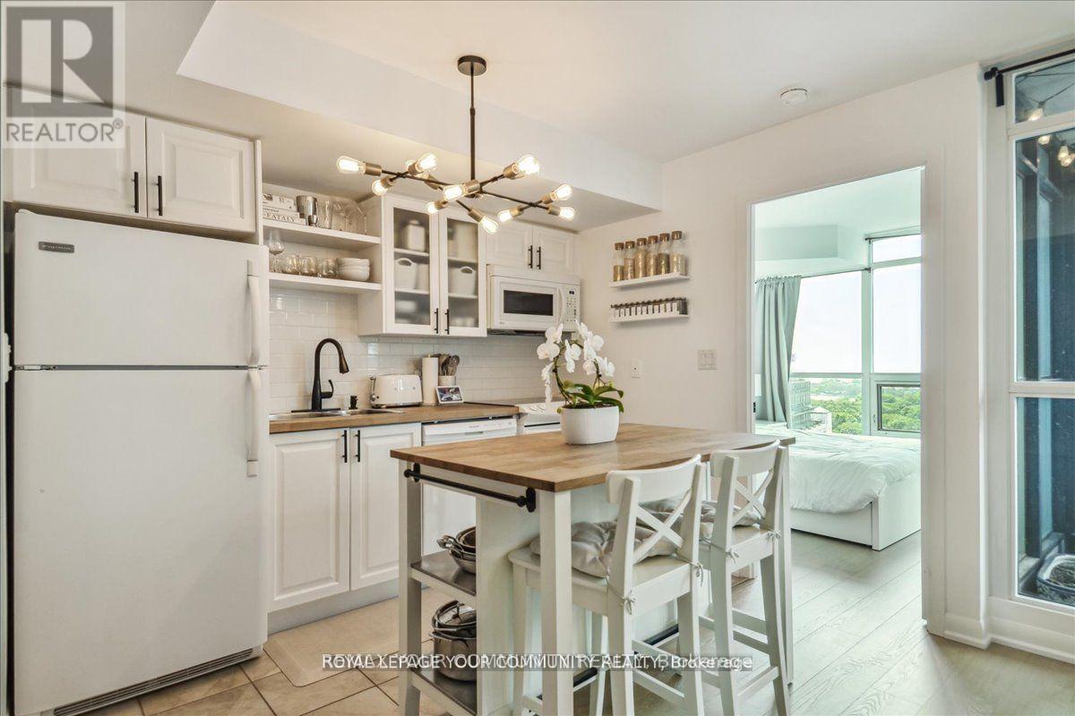 1810 - 600 Fleet Street, Toronto, Ontario  M5V 1B7 - Photo 15 - C12888470