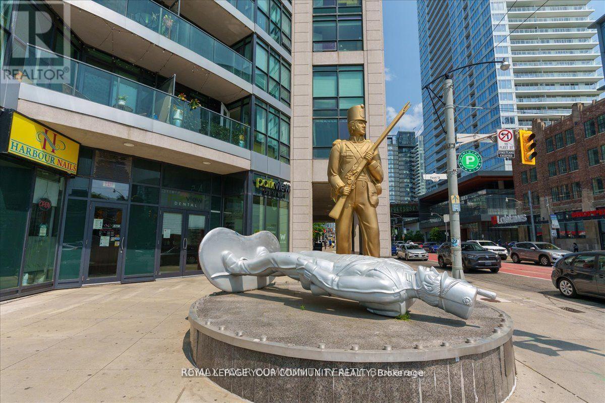 1810 - 600 Fleet Street, Toronto, Ontario  M5V 1B7 - Photo 4 - C12888470