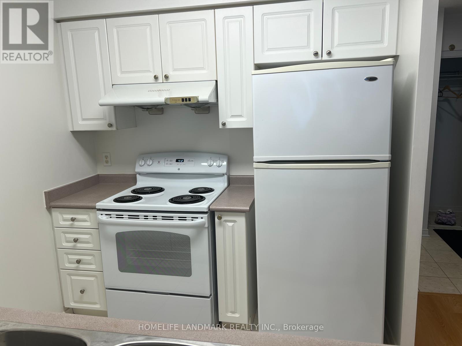 215 - 28 Olive Avenue, Toronto, Ontario  M2N 7E6 - Photo 8 - C12888514