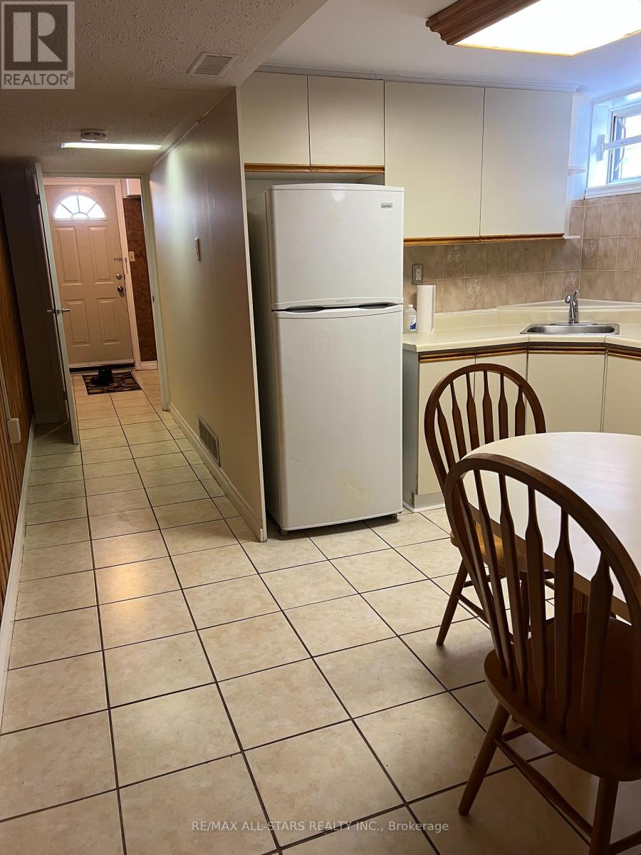 Basement - 65 Hildenboro Square, Toronto, Ontario  M1W 1Y2 - Photo 12 - E12888426