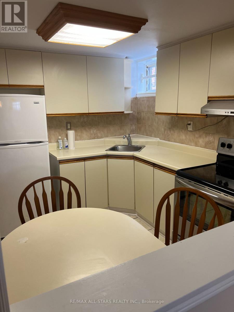 Basement - 65 Hildenboro Square, Toronto, Ontario  M1W 1Y2 - Photo 4 - E12888426