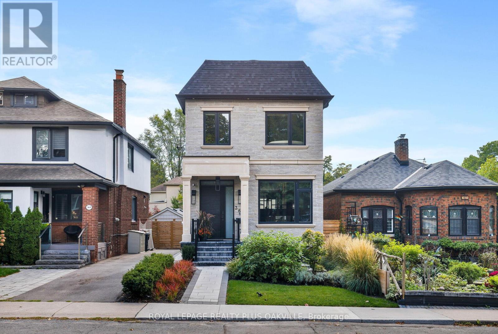 <div class="slider-price">$3,199,000</div><p>367 Manor Road E, Toronto, Ontario</p>