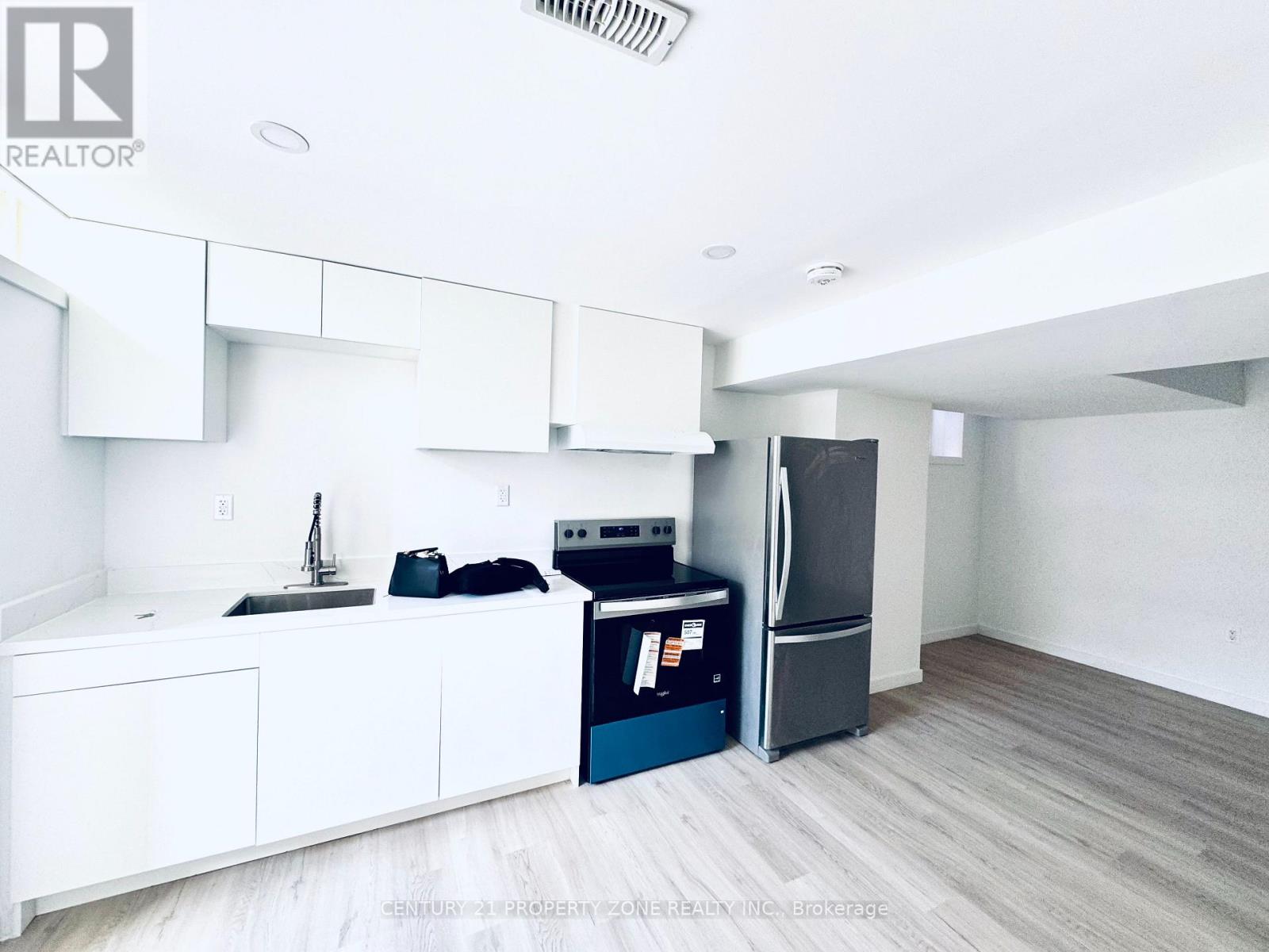 12 Prairie Grass Crescent, East Gwillimbury, Ontario  L9N 0S8 - Photo 3 - N12888474