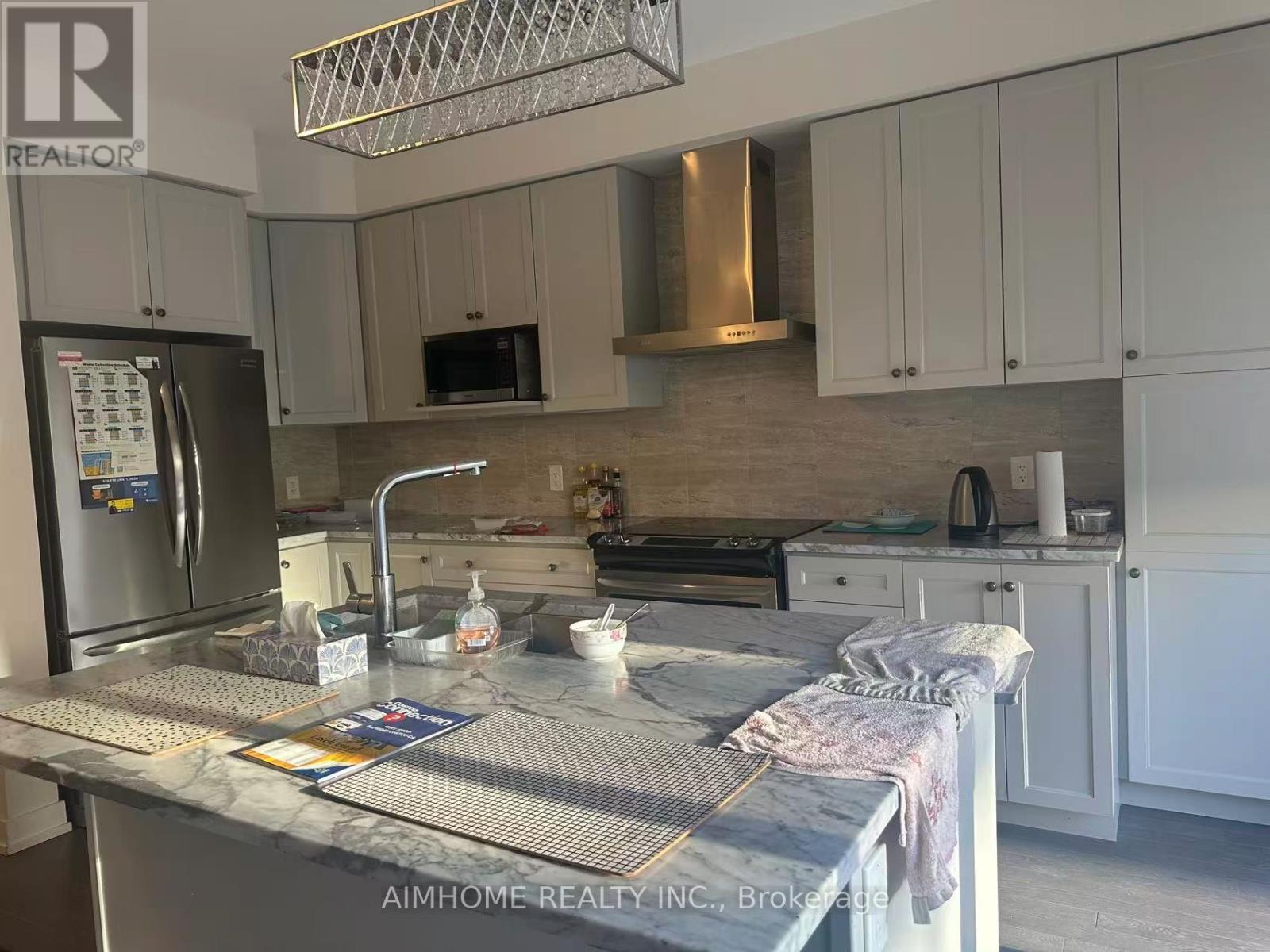 159 Salterton Circle, Vaughan, Ontario  L6A 4Z1 - Photo 8 - N12888534