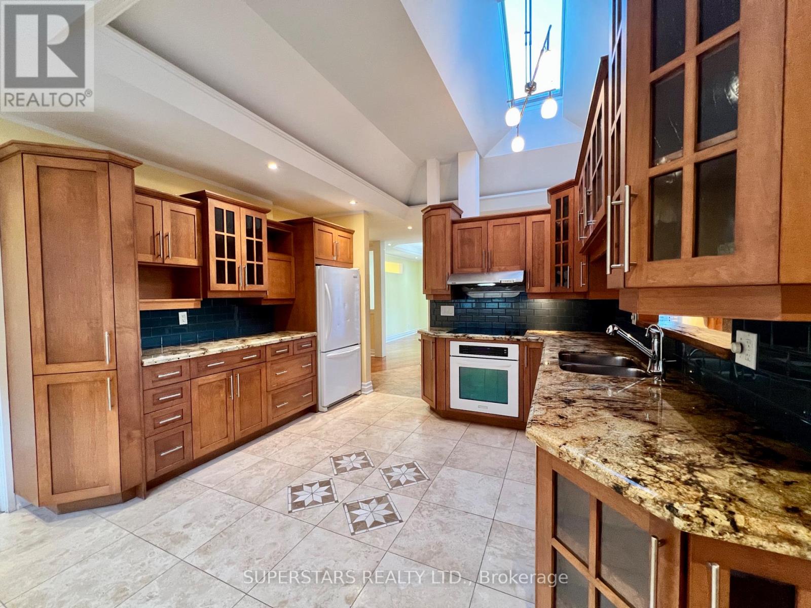 366 Winston Road, Oakville, Ontario  L6L 4W5 - Photo 17 - W12888432