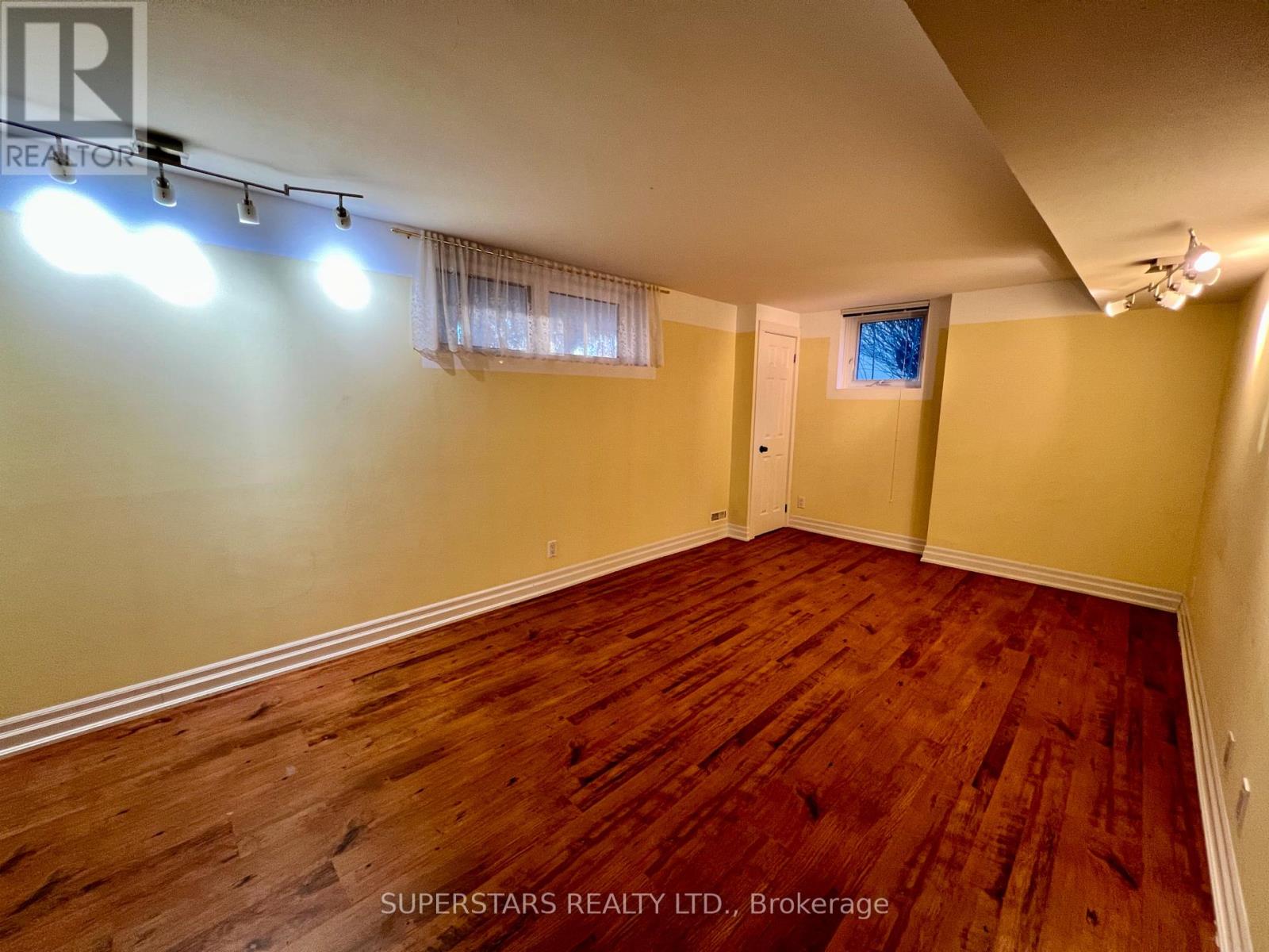 366 Winston Road, Oakville, Ontario  L6L 4W5 - Photo 2 - W12888432