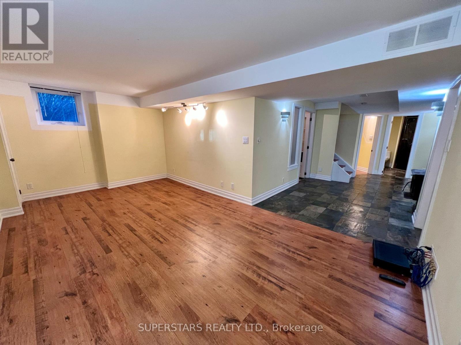 366 Winston Road, Oakville, Ontario  L6L 4W5 - Photo 5 - W12888432