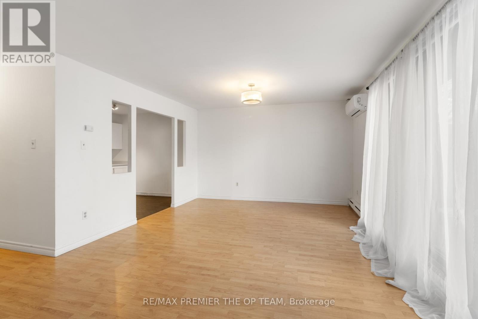 37 - 1016 Falgarwood Drive, Oakville, Ontario  L6H 2P5 - Photo 10 - W12888438