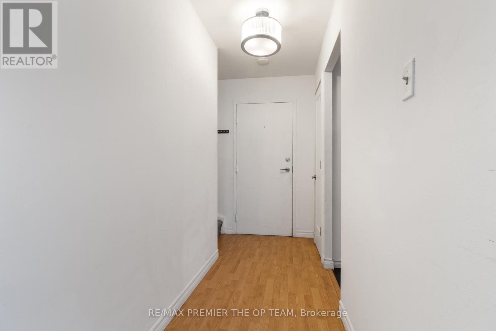 37 - 1016 Falgarwood Drive, Oakville, Ontario  L6H 2P5 - Photo 6 - W12888438