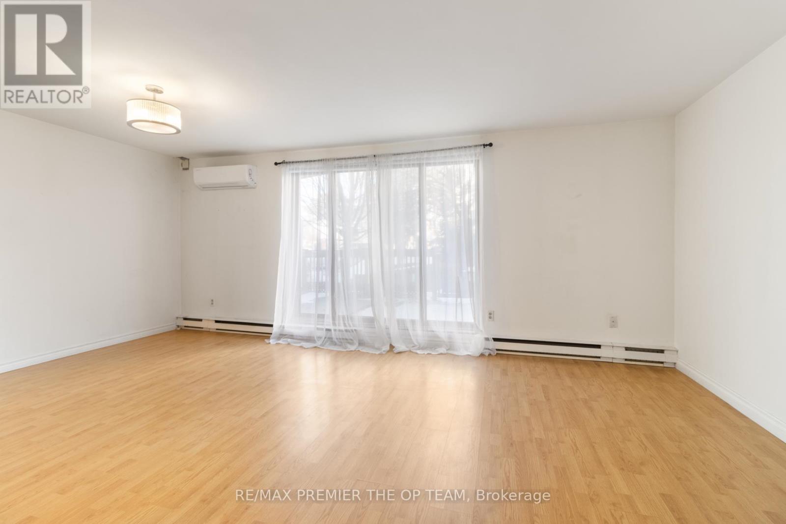 37 - 1016 Falgarwood Drive, Oakville, Ontario  L6H 2P5 - Photo 8 - W12888438