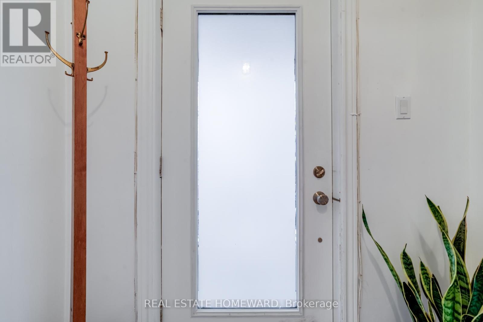 1st Fl - 140 Millicent Street, Toronto, Ontario  M6H 1W4 - Photo 3 - W12888452