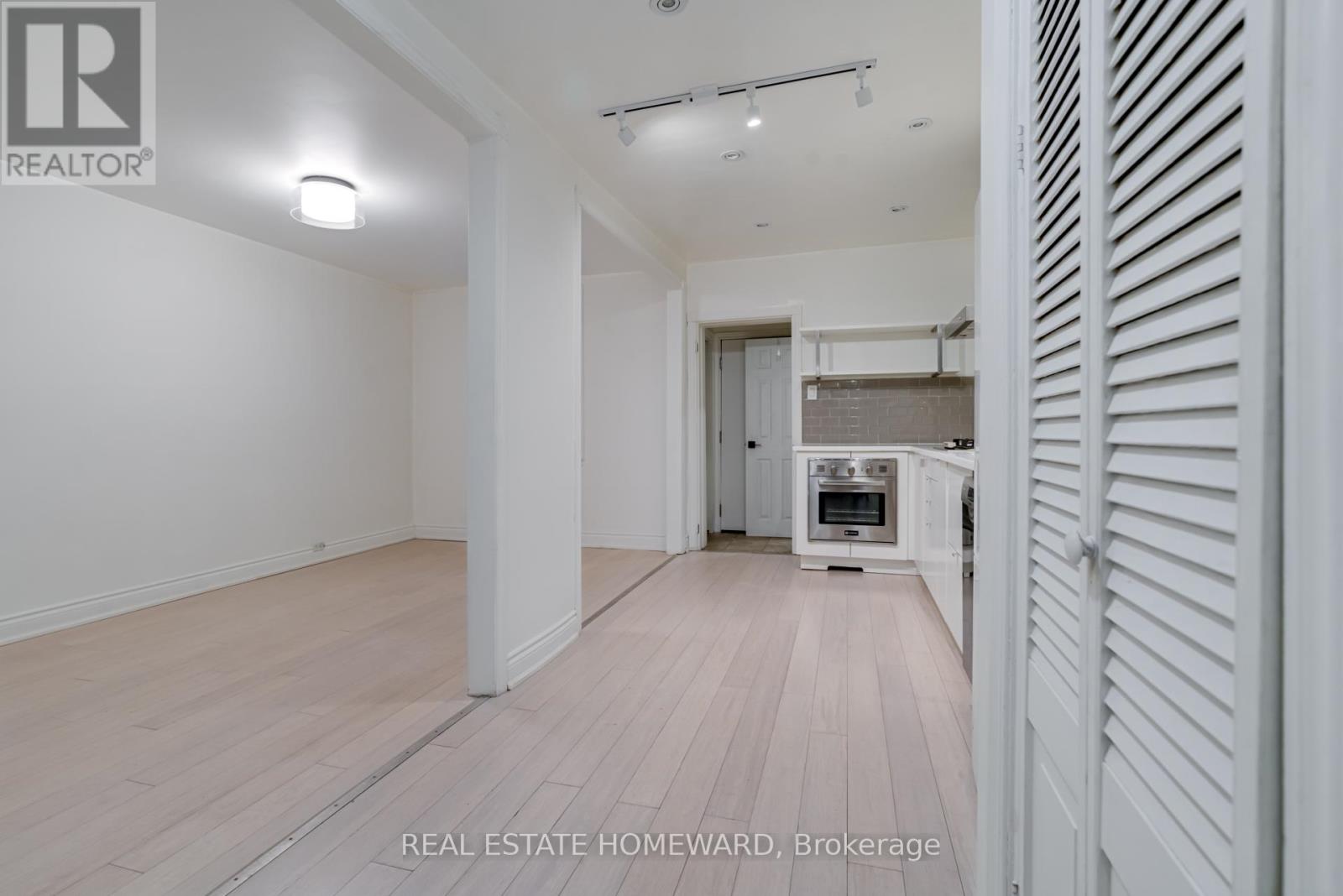 1st Fl - 140 Millicent Street, Toronto, Ontario  M6H 1W4 - Photo 5 - W12888452