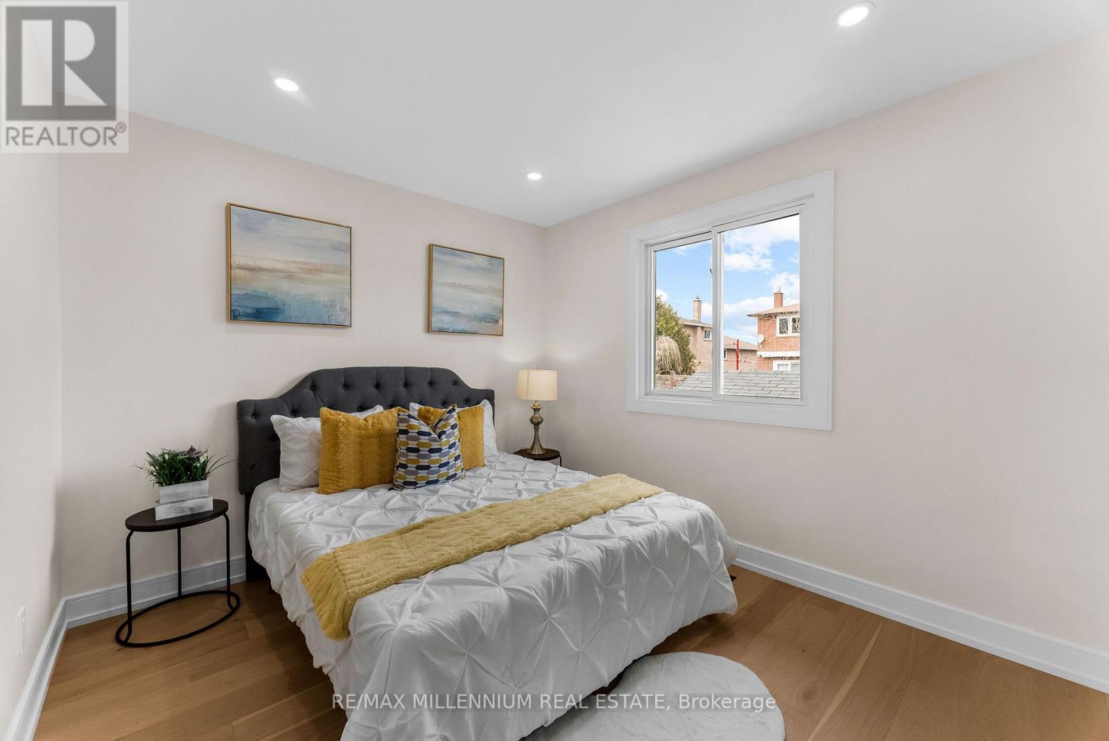 2437 Chilsworthy Avenue, Mississauga (Cooksville), Ontario  L5B 2R4 - Photo 22 - W12888468