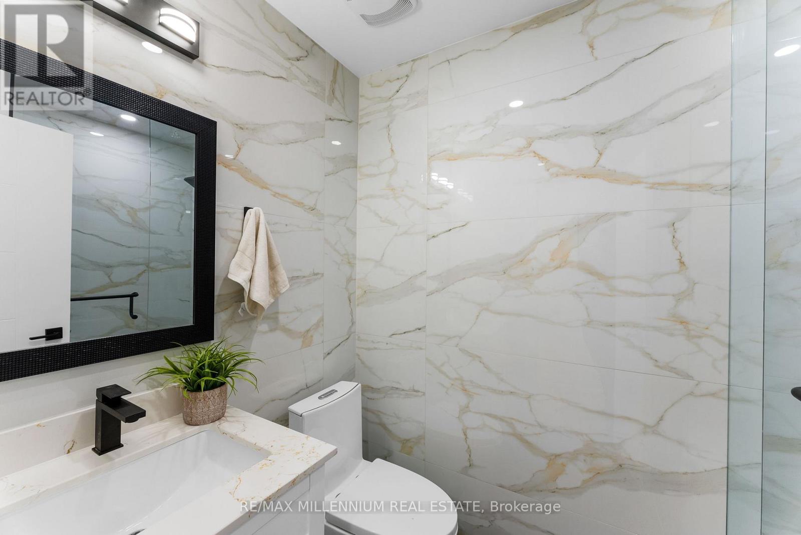 2437 Chilsworthy Avenue, Mississauga (Cooksville), Ontario  L5B 2R4 - Photo 26 - W12888468