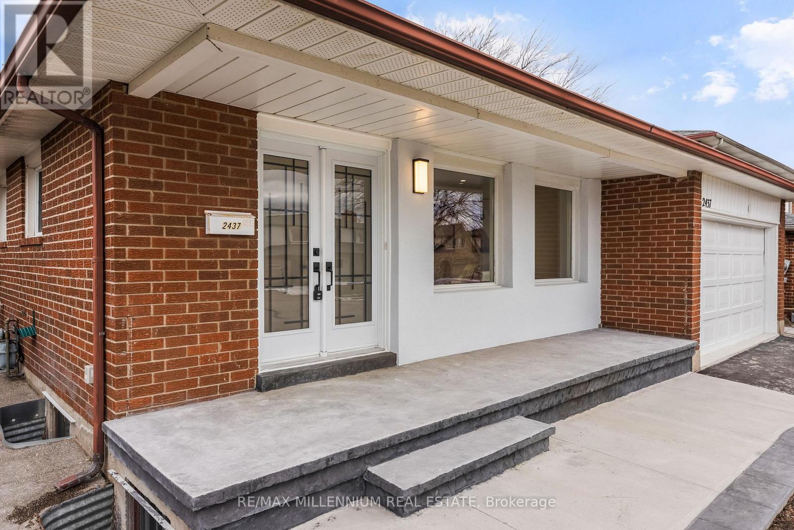 2437 Chilsworthy Avenue, Mississauga (Cooksville), Ontario  L5B 2R4 - Photo 4 - W12888468