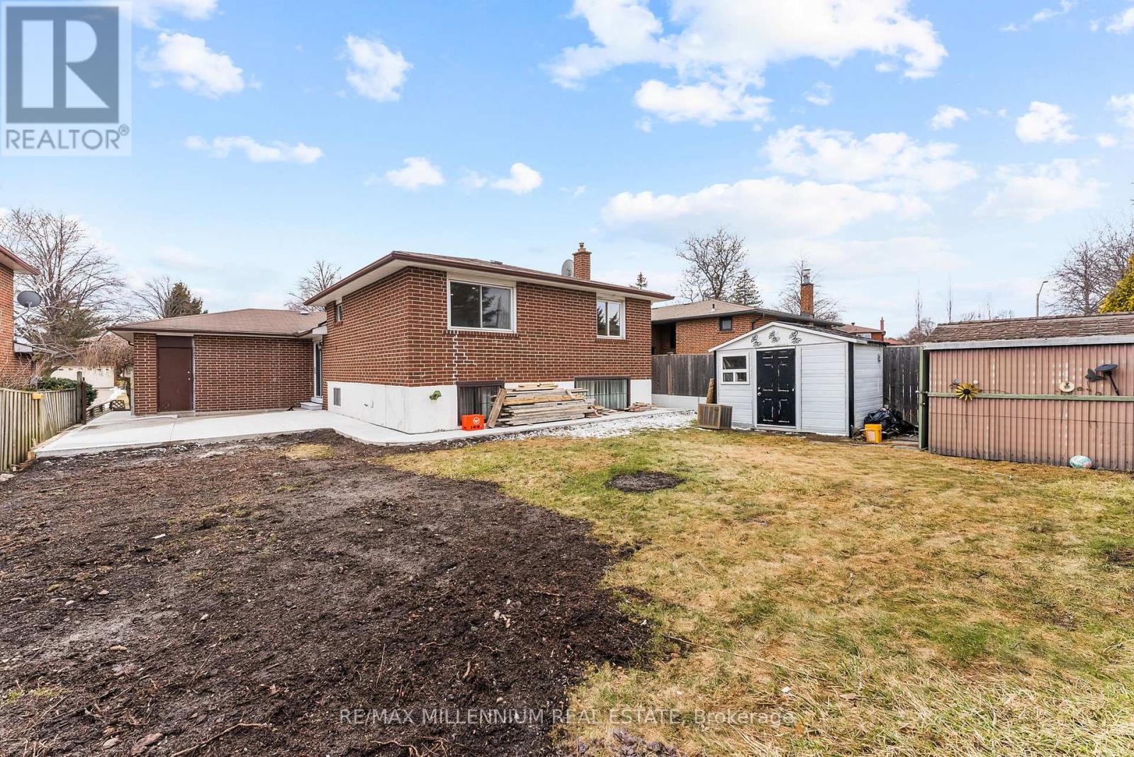 2437 Chilsworthy Avenue, Mississauga (Cooksville), Ontario  L5B 2R4 - Photo 42 - W12888468
