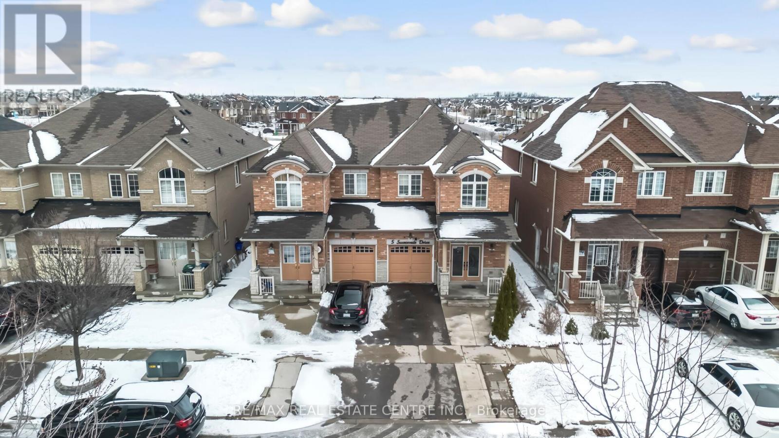 5 Sussexvale Drive, Brampton (Sandringham-Wellington), Ontario  L6R 3S1 - Photo 2 - W12888508