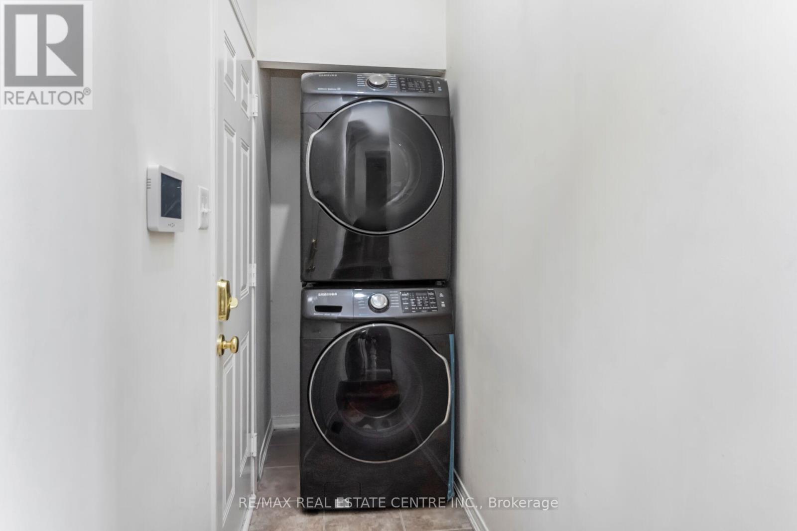 5 Sussexvale Drive, Brampton (Sandringham-Wellington), Ontario  L6R 3S1 - Photo 20 - W12888508