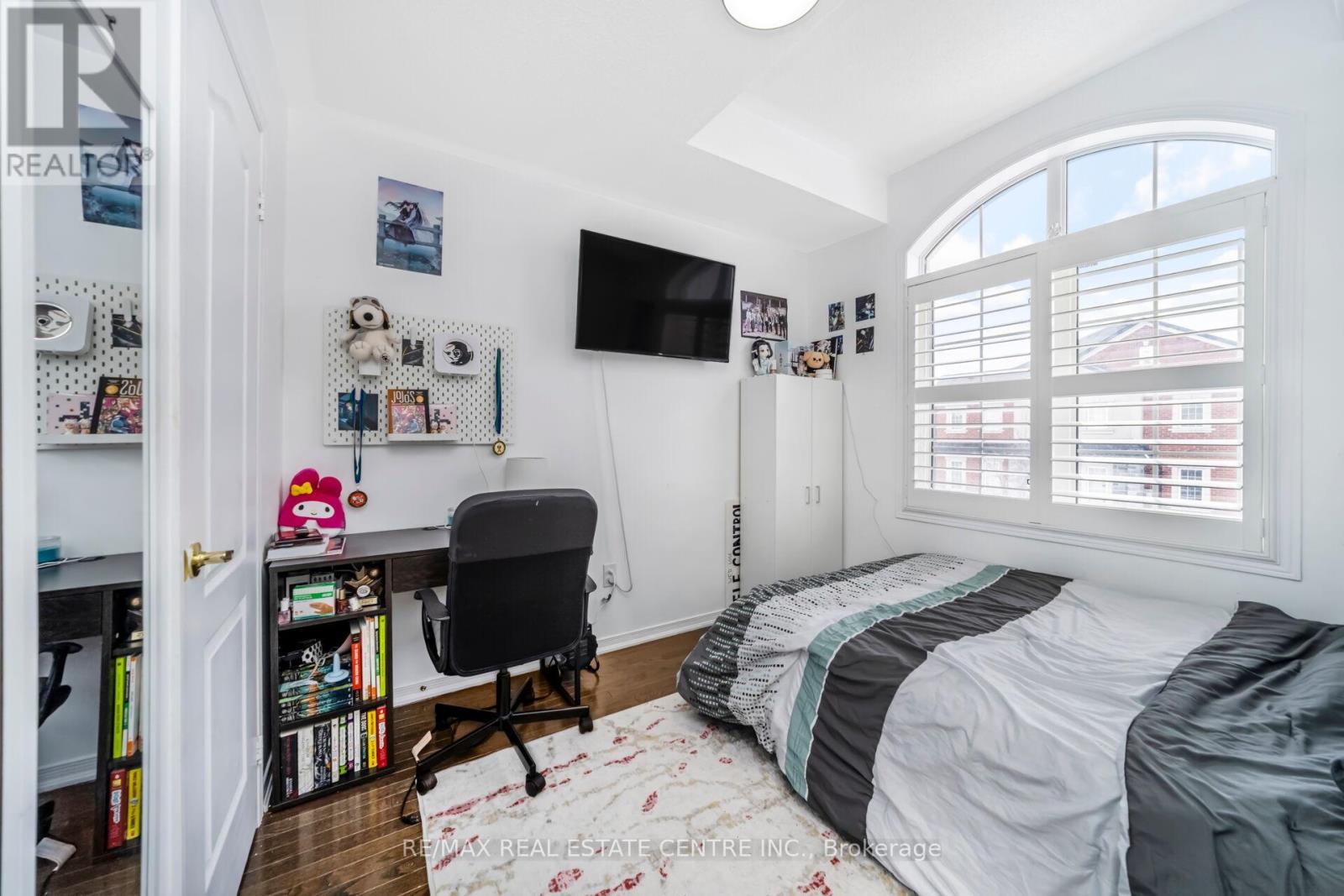 5 Sussexvale Drive, Brampton (Sandringham-Wellington), Ontario  L6R 3S1 - Photo 23 - W12888508