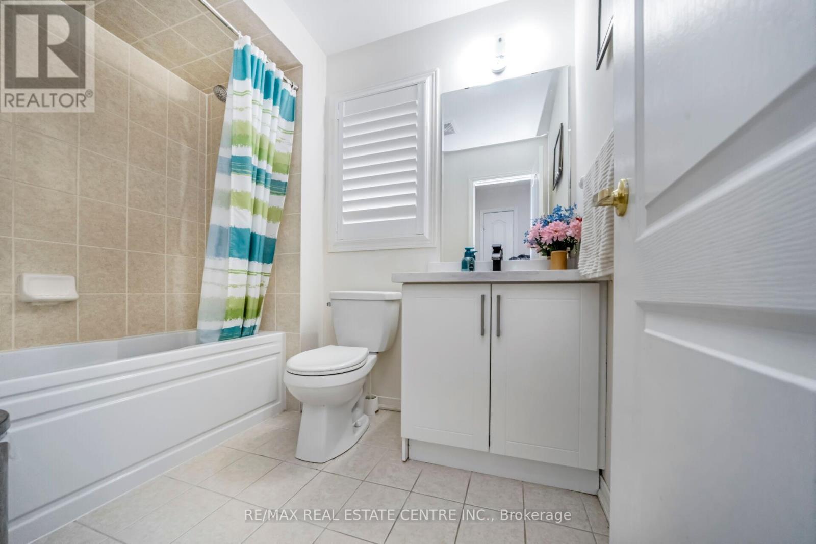 5 Sussexvale Drive, Brampton (Sandringham-Wellington), Ontario  L6R 3S1 - Photo 27 - W12888508