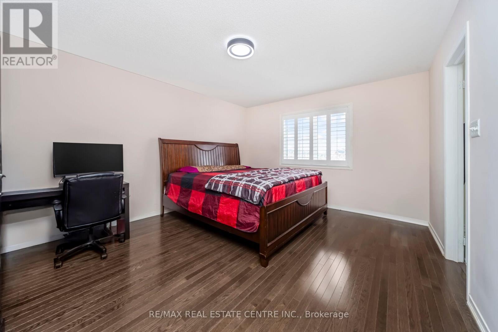 5 Sussexvale Drive, Brampton (Sandringham-Wellington), Ontario  L6R 3S1 - Photo 28 - W12888508