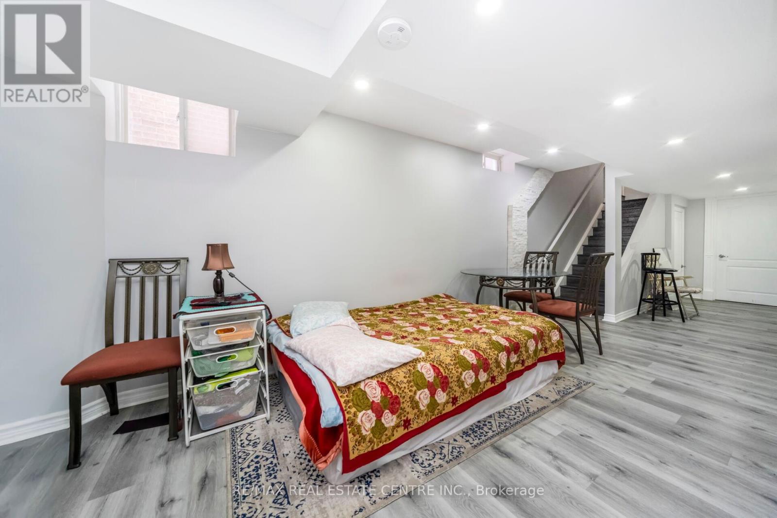 5 Sussexvale Drive, Brampton (Sandringham-Wellington), Ontario  L6R 3S1 - Photo 37 - W12888508