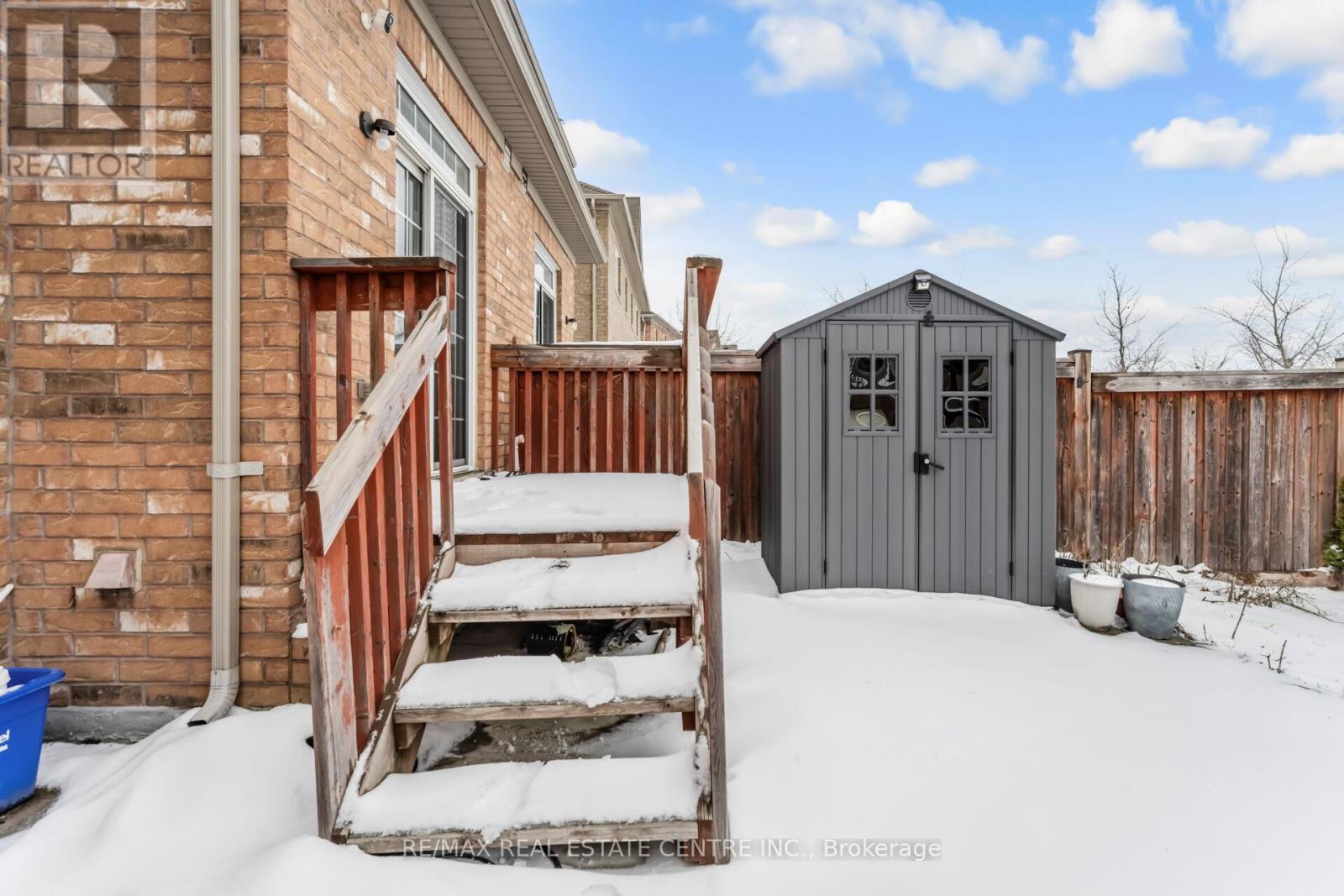 5 Sussexvale Drive, Brampton (Sandringham-Wellington), Ontario  L6R 3S1 - Photo 46 - W12888508