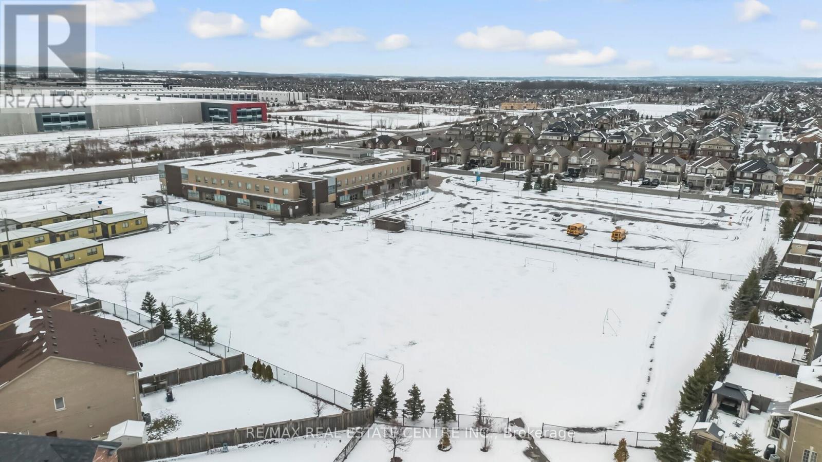 5 Sussexvale Drive, Brampton (Sandringham-Wellington), Ontario  L6R 3S1 - Photo 48 - W12888508