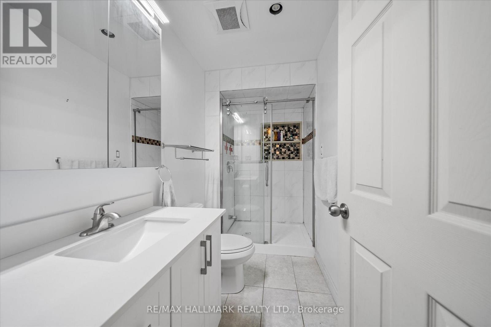 160 Silverthorn Avenue, Toronto (Keelesdale-Eglinton West), Ontario  M6N 3K3 - Photo 19 - W12888510