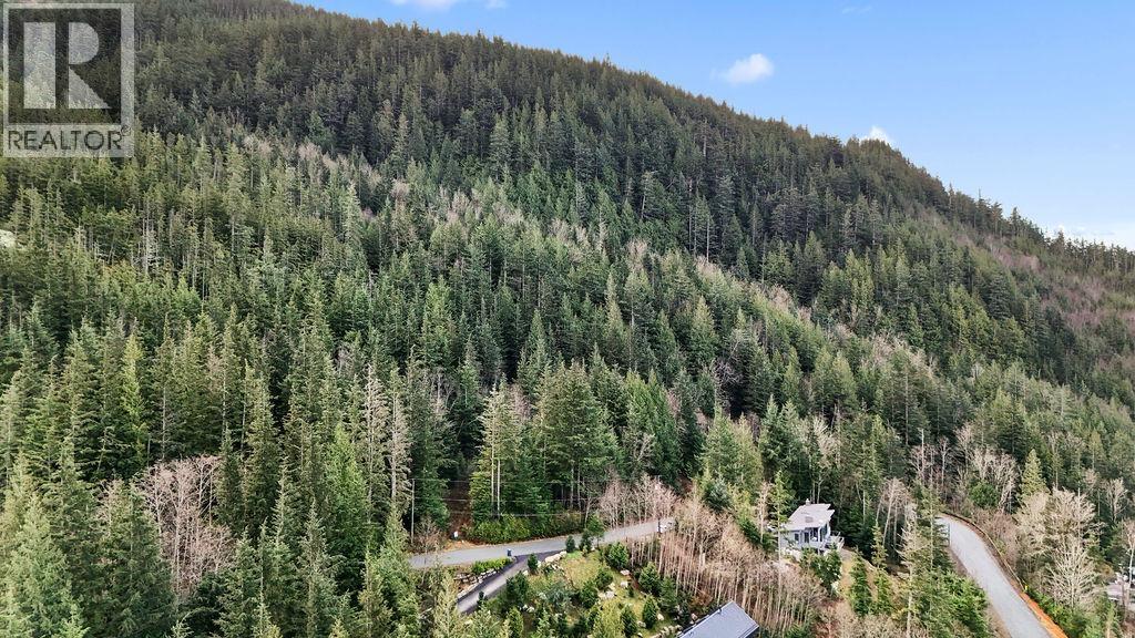 1140 Copper Drive, Squamish, British Columbia  V1J 1J0 - Photo 2 - R3085679