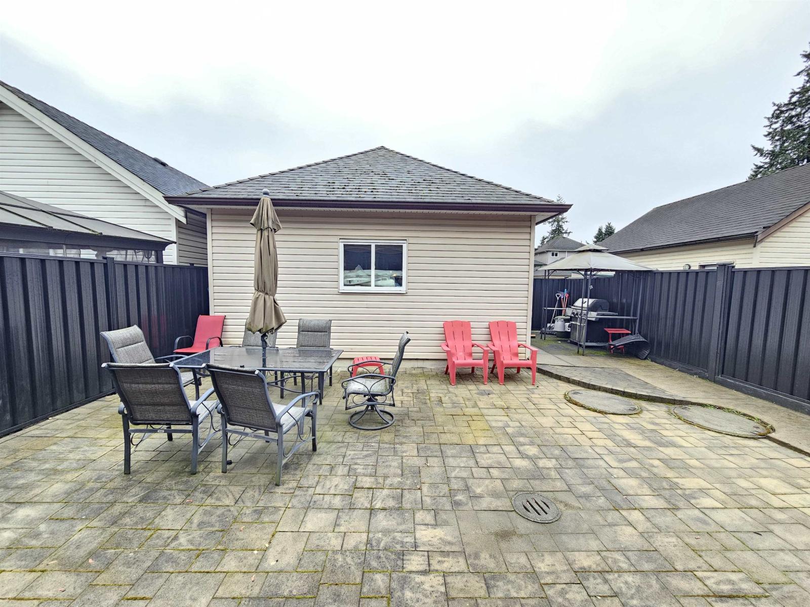 10158 128 Street, Surrey, British Columbia  V3T 2Y9 - Photo 4 - R3100020