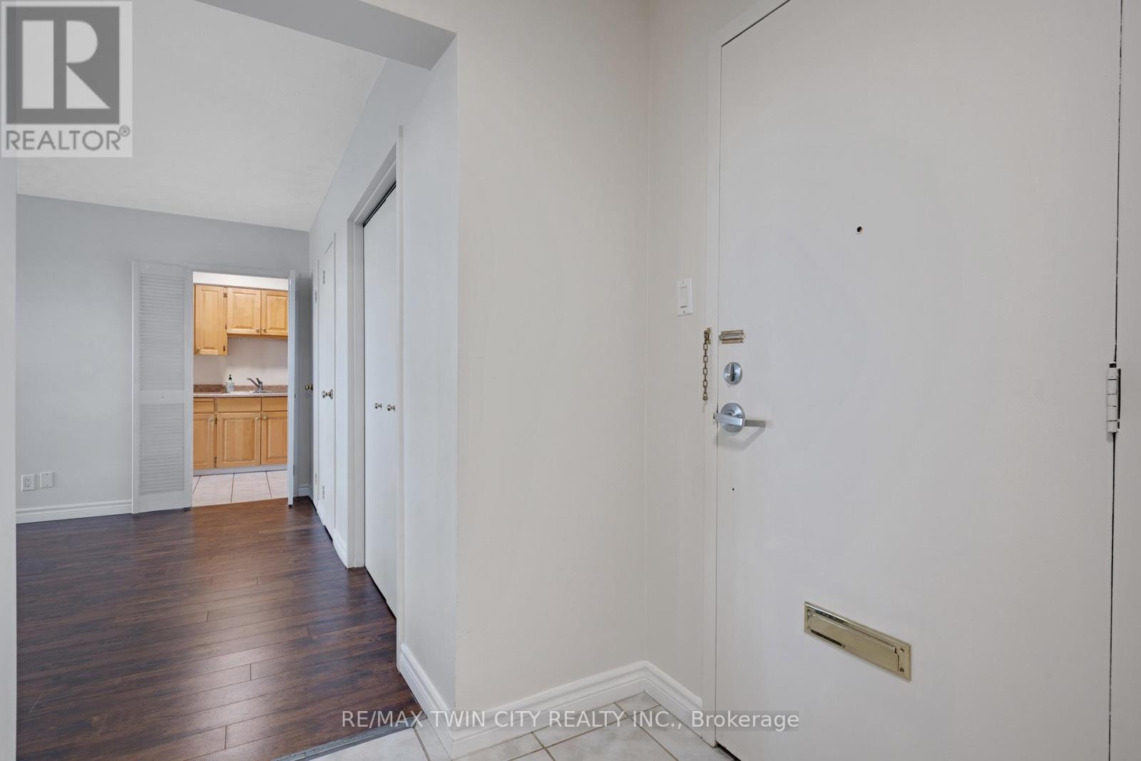 708 - 24 Midland Drive, Kitchener, Ontario  N2A 2A8 - Photo 10 - X12888430