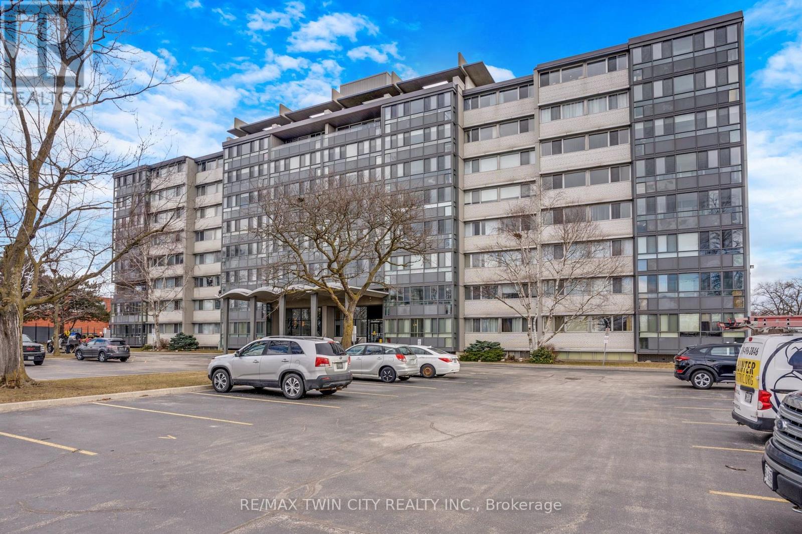 708 - 24 Midland Drive, Kitchener, Ontario  N2A 2A8 - Photo 2 - X12888430