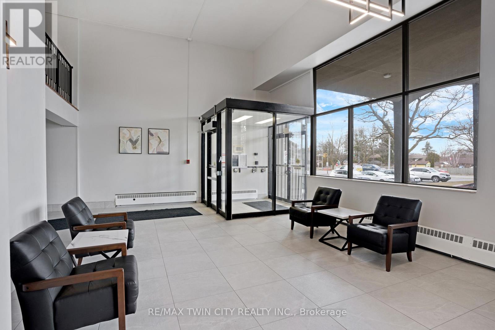 708 - 24 Midland Drive, Kitchener, Ontario  N2A 2A8 - Photo 7 - X12888430